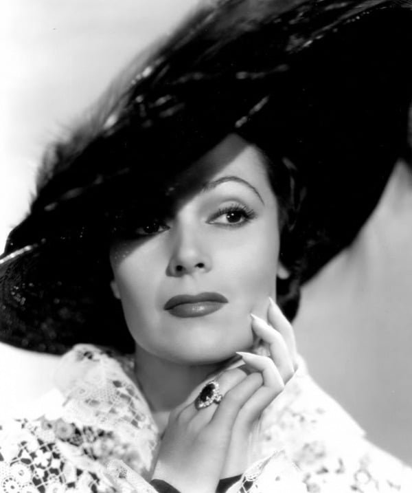 DOLORES-DEL-RIO.jpg